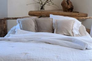 Pościel lniana z dekoracyjnym wykończeniem